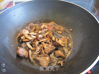 冬菇牛肉西兰花的做法步骤：3