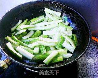 素炒瓜条的做法步骤：6