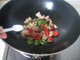 【湘菜】农家小炒肉的做法步骤：5