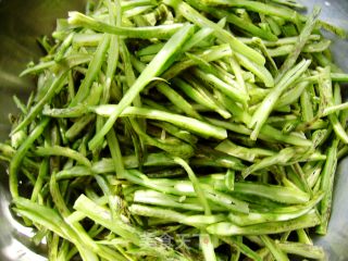 健康早餐----豆角丝浇米饭的做法步骤：1