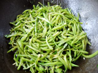 健康早餐----豆角丝浇米饭的做法步骤：4