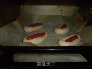 香葱肠仔包的做法步骤：10