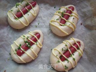 香葱肠仔包的做法步骤：12