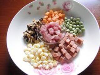 花样米饭（二）—向日葵蛋包饭的做法步骤：1