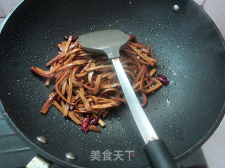 韭菜花炒香干的做法步骤：8