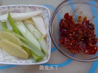 香菇鸡块的做法步骤：3