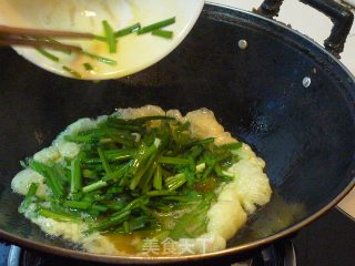 韭菜炒鸡蛋的做法步骤：5