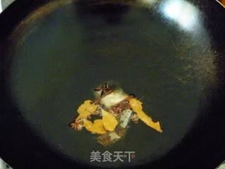 【湘菜】孜然椒香兔腿块的做法步骤：3