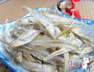 【徽菜】——————辣味小毛鱼的做法步骤：1