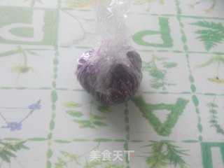 适合夏季吃的健康凉糕---紫薯豆沙糕的做法步骤：3