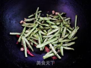 干煸豆角的做法步骤：6
