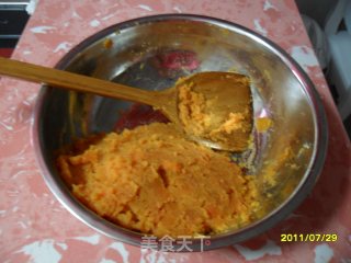 粗粮早餐－－鲜榨玉米汁&红薯刀切的做法步骤：1