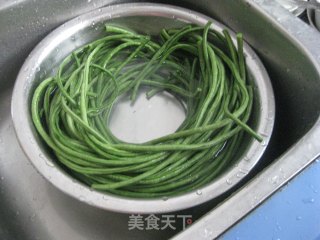 凉水面菜豆包子的做法步骤：2