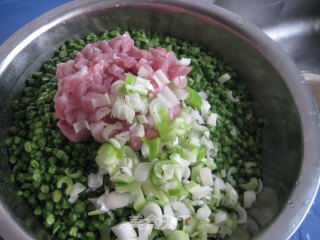 凉水面菜豆包子的做法步骤：5