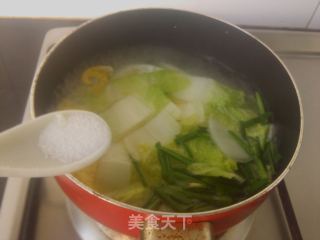白菜煎蛋汤的做法步骤：5