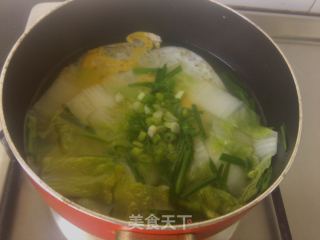 白菜煎蛋汤的做法步骤：7