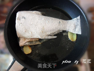【徽菜】红烧鱼尾 （家常菜）的做法步骤：3