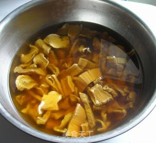 【徽菜】笋干焖肉的做法步骤：5