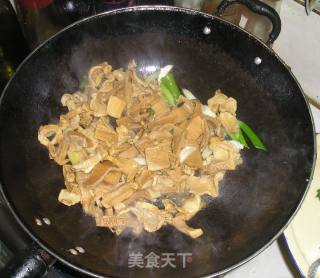 【徽菜】笋干焖肉的做法步骤：8