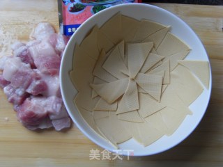 【徽菜】——————香渣肉的做法步骤：2