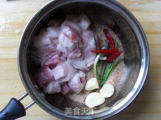 【徽菜】——————香渣肉的做法步骤：3