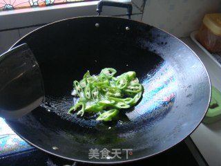 香辣基围虾球的做法步骤：2