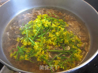 鸡丝香椿荞麦面的做法步骤：5