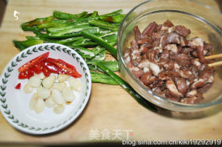 扒饭能手—青椒豆豉肉丝，它来啦！！的做法步骤：5