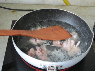 冬瓜鸭肉汤的做法步骤：2