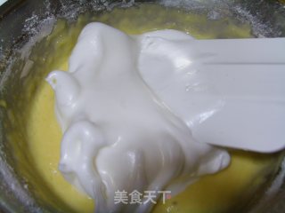 椰香戚风的做法步骤：4