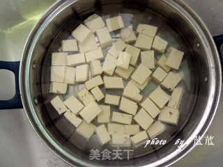 肉末鱼香豆腐的做法步骤：1