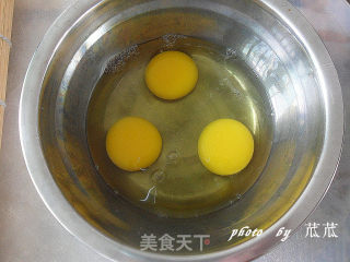 馄饨鸡蛋饼 （附最简单包馄饨的方法）的做法步骤：1