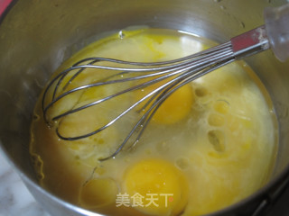 基础戚风蛋糕的做法步骤：1