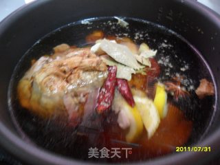 红烧中蹄膀的做法步骤：1