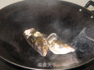【徽菜】太白鱼头的做法步骤：2