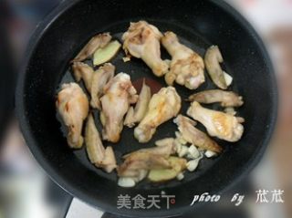 青椒鸡块 （荤素搭配）的做法步骤：3