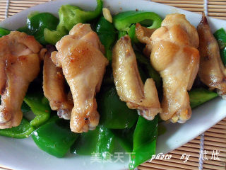 青椒鸡块 （荤素搭配）的做法步骤：6