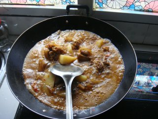土豆爱上肥猪脚的做法步骤：3