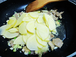 茄子炒土豆片的做法步骤：7