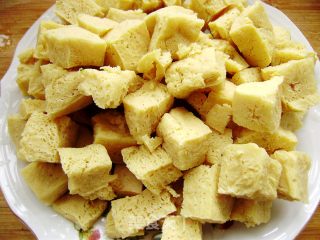 小白菜烩冻豆腐的做法步骤：2