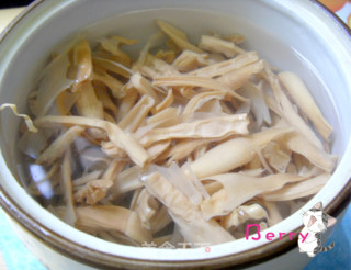 【徽菜】————山笋烧肉片的做法步骤：2