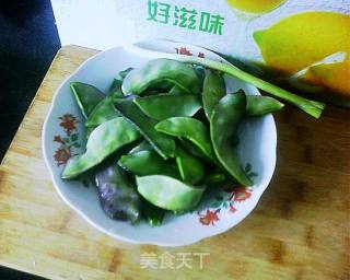 素烧猪耳豆角的做法步骤：1
