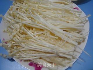 金针菇蛋裹豆腐的做法步骤：1