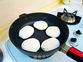 美味早餐-三种馅料煎饼的做法步骤：8