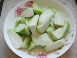 零失败的简单家常—鸡蛋炒丝瓜的做法步骤：2