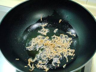 【徽菜】――“银鱼干煎蛋”的做法步骤：2