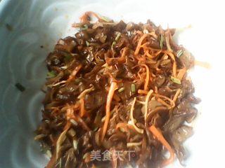 胡萝卜炒卤牛肠子的做法步骤：6