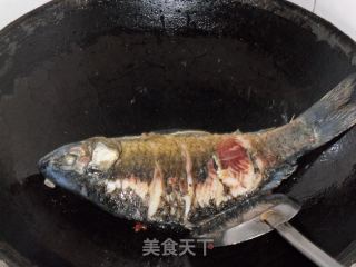 干烧鲫鱼的做法步骤：4