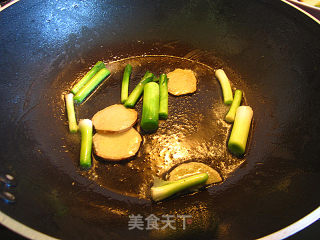 姜蒜炒豉油鸡的做法步骤：1