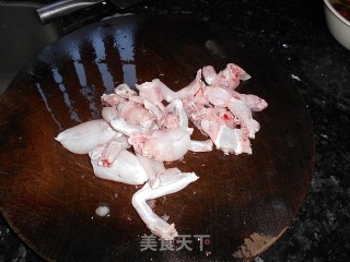 香菇田鸡的做法步骤：1